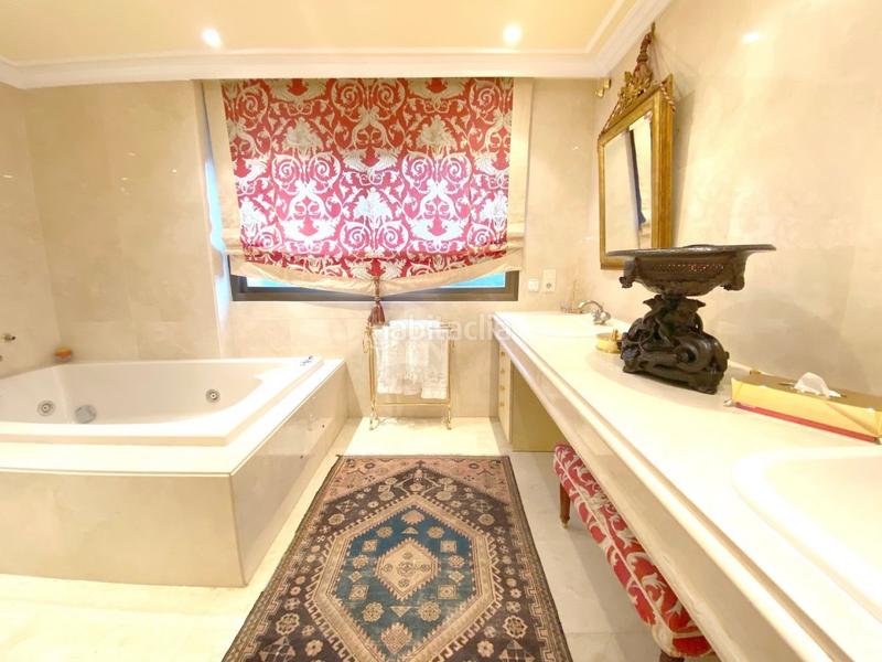 Foto e3cd9d28-e5b5-468e-8a3c-996a79e9de85. Xalet amb calefacció aparcament piscina a Ruiseñores Zaragoza