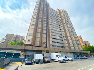 Local Comercial  Calle universitas, via. Local comercial de 700 m2 aprox.  en avda gmez laguna