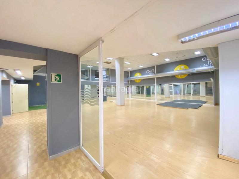 Foto 1f88e6c1-3038-423a-86b7-f7650cd8894d. Local comercial  de 700 m2 aprox. en vía universitas en Zaragoza