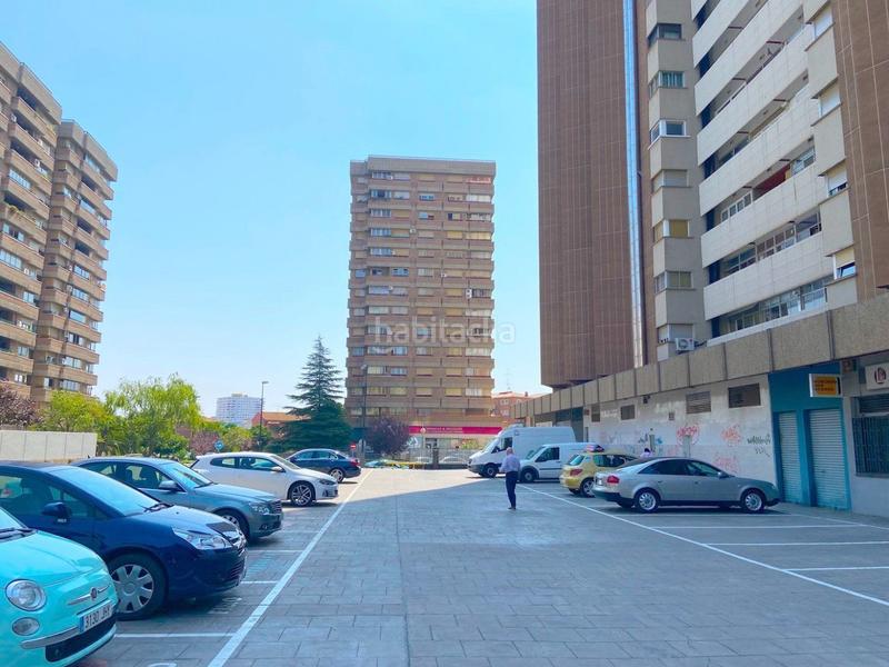 Foto 75fd4368-e4c4-4e52-a3bf-74bbb02b3157. Local comercial  de 700 m2 aprox. en vía universitas en Zaragoza