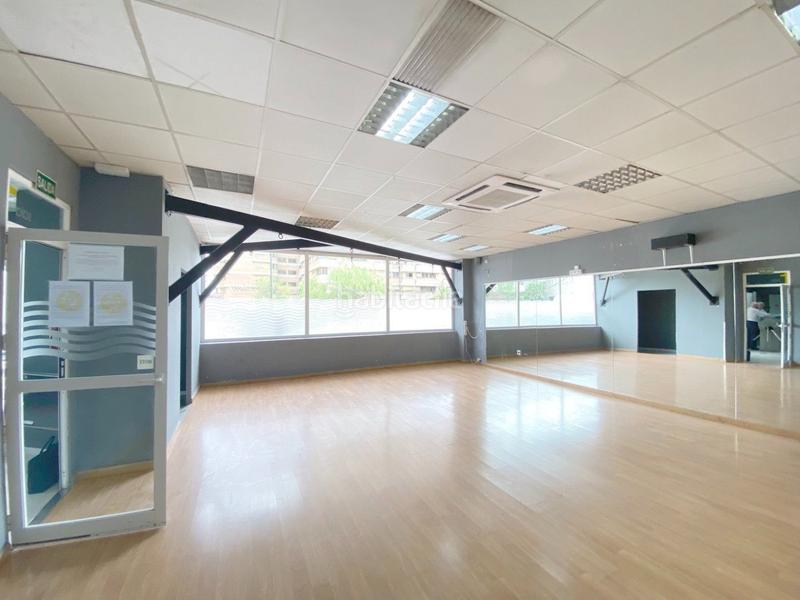 Foto 97e81e0d-62cb-40fe-9247-39125d514e6d. Local comercial  de 700 m2 aprox. en vía universitas en Zaragoza
