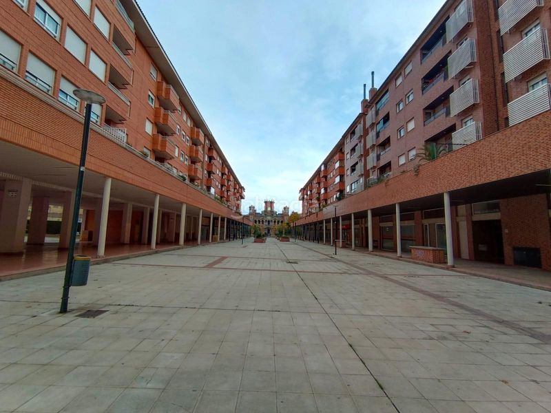 Foto 6199b6c7-408a-49e6-96c9-160a9e1129bb. Local comercial a La Granja Zaragoza