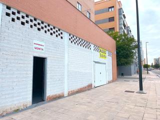 Local Comercial  Calle viridiana. Valdespartera. local comercial de 294 m2 en planta calle.