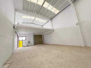 Bâtiment à usage industriel  Calle romero crt. Nave industrial a la venta en polígono industrial empresarium