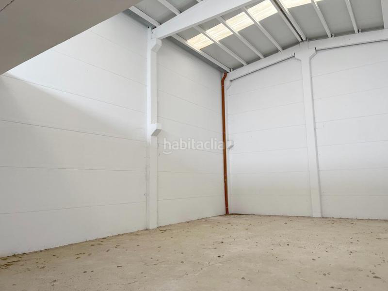 Foto 141e1c0c-2e2b-4178-9b2a-e65d853a3df9. Nave industrial  a la venta en polígono industrial empresarium en Zaragoza