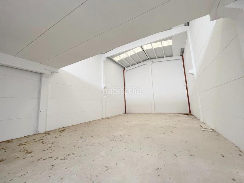 Foto ab5bb16d-33e6-4023-b724-2f2b9c6a5ef2. Nave industrial  a la venta en polígono industrial empresarium en Zaragoza