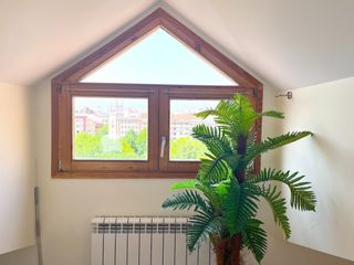 Rent Flat  Plaza de los sitios. Loft, amueblado, 1 dormitorio, 1 baño, ascensor.