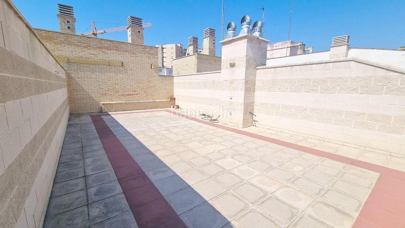 Foto 329e67a1-304b-480c-931a-0e49e843b9a0. Àtic amb calefacció aparcament a San José Zaragoza