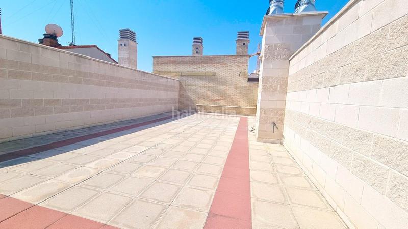 Foto 60871afc-0dbf-4e59-b90a-38bd5407b490. Àtic amb calefacció aparcament a San José Zaragoza