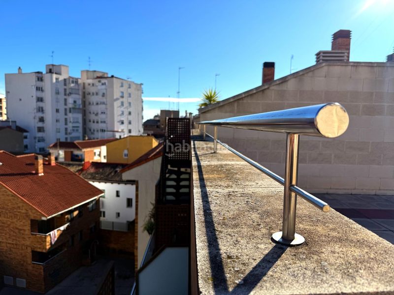 Foto 1c28719a-fdf2-46d9-a96c-0b900063058a. Àtic amb calefacció aparcament a San José Zaragoza
