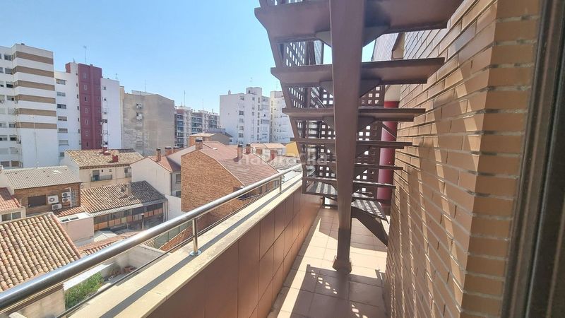 Foto b08dc2d2-38ff-4a07-9d08-506b6f3e330e. Àtic amb calefacció aparcament a San José Zaragoza