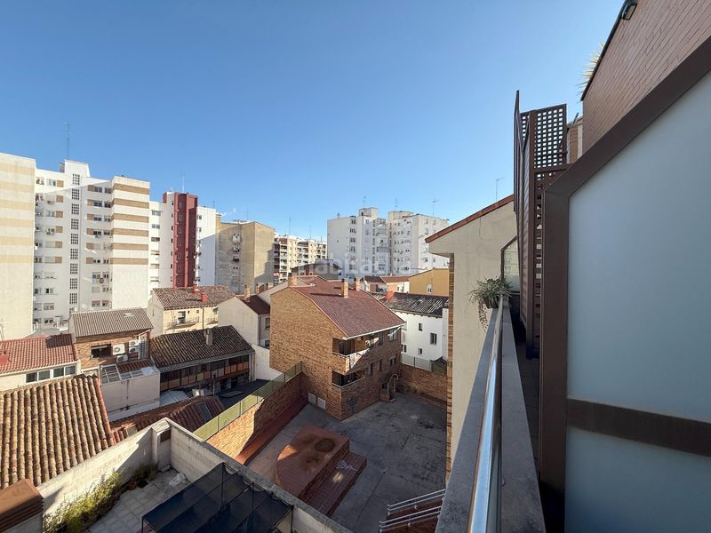 Foto d3543faa-444b-4185-a666-2ab570ef84f8. Àtic amb calefacció aparcament a San José Zaragoza