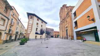 Casa  Garay. Céntrica, 5 dormitorios, 3 baños, patiojardin, ascensor