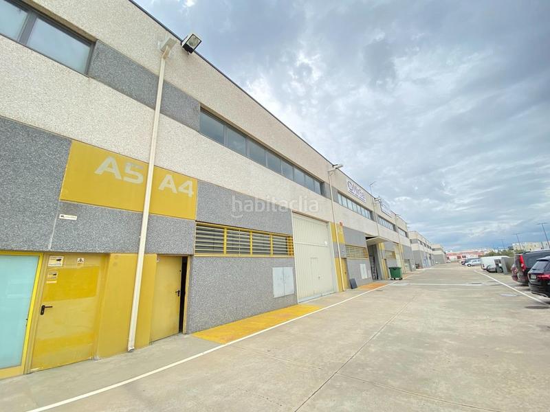Foto b2d31dff-9b65-4013-bfa8-1af99368a2e7. Nave industrial  en venta en calle retama empresarium en Zaragoza