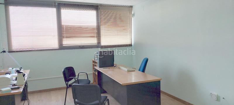 Foto cf2a4a06-5106-423f-a2bd-3ef2eecd4512. Nave industrial  en venta en calle retama empresarium en Zaragoza