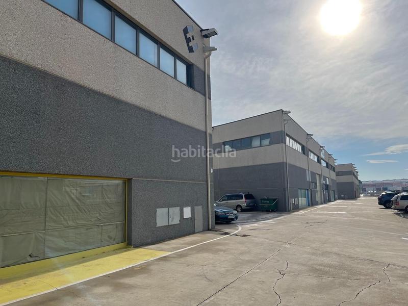 Foto f385271b-234c-4b3f-9451-a5687d37faad. Nave industrial  en venta en calle retama empresarium en Zaragoza