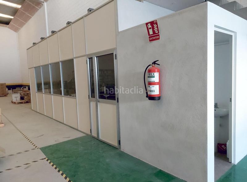 Foto fe4fc3e2-65bb-4f9f-83a3-af1ff111226f. Nave industrial  en venta en calle retama empresarium en Zaragoza