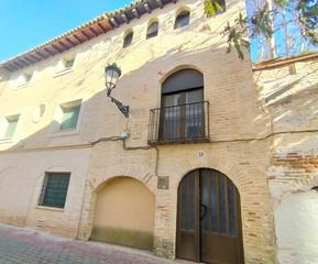Haus  Calle enmedio mnz. Chalet independiente en venta en calle enmedio, 10. monzalbarba