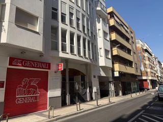 Lloguer Pis  Calle paz. Céntrico, reformado, 2 dormitorios, garaje, trastero y ascensor.