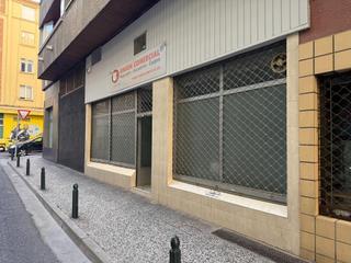 Location Local commercial  Calle de jacinto benavente. Local en alquiler en jacinto benavente. zaragoza