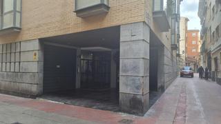 Location Parking voiture à Calle calle de josé palafox 17. Plaza de garaje en calle palafox, céntrica y fácil acceso