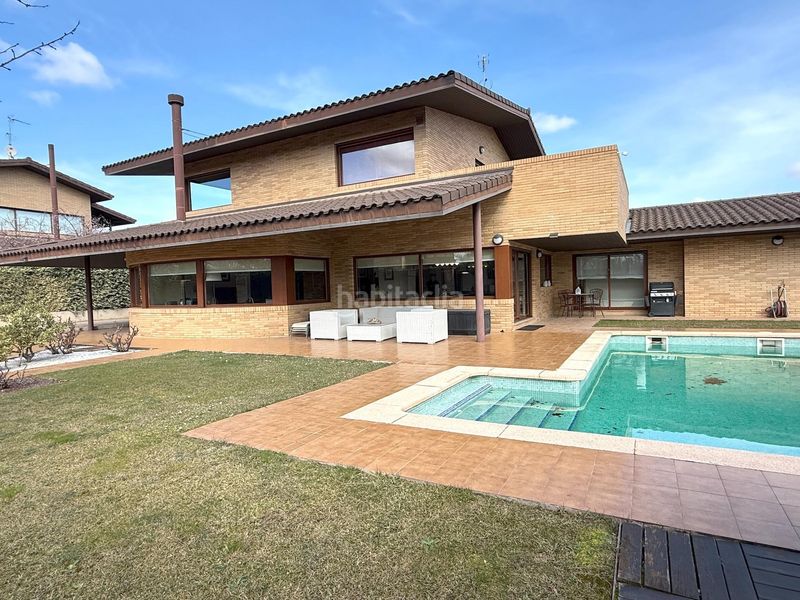 Foto 4e426b5f-2f63-4be2-b8e1-c337e518a7cd. Xalet amb calefacció aparcament piscina a Cadrete