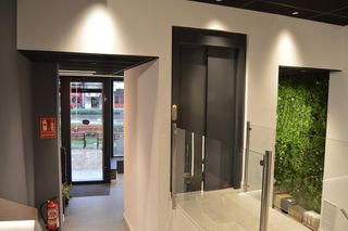 Local Comercial  Avenida de navarra. Local en avenida de navarra completamente reformado