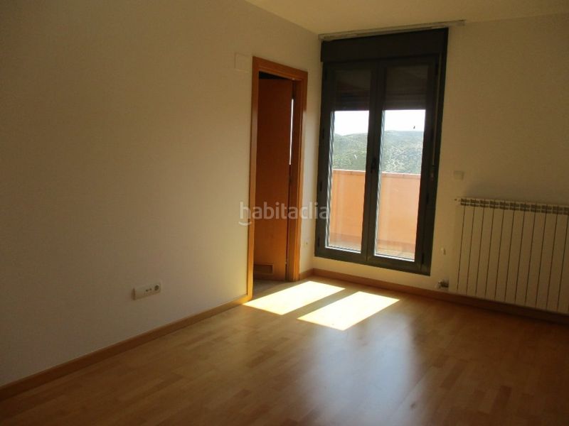 Foto 5b2b7dc0-9d2a-4c8b-8aa7-2e406dc0fdcf. Casa adossada amb calefacció aparcament a Cuarte de Huerva