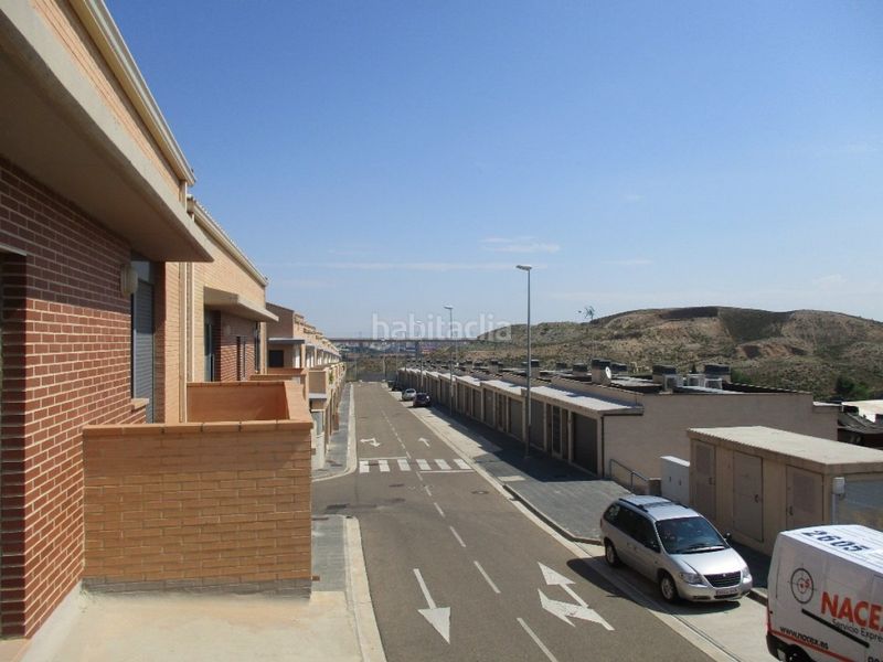Foto a0347b9f-2773-4f2d-b68b-e9130c7d4871. Casa adossada amb calefacció aparcament a Cuarte de Huerva
