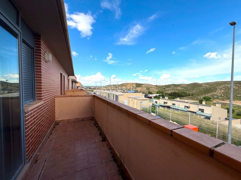 Foto b753027e-f9d9-4857-92b7-885d0283be5a. Casa adossada amb calefacció aparcament a Cuarte de Huerva