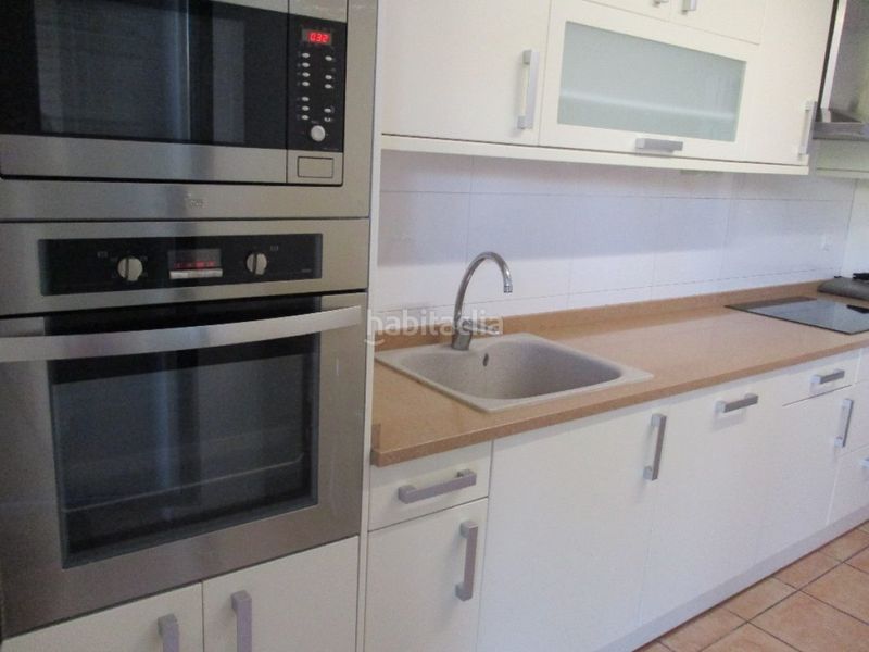 Foto e88a698b-43c3-4e3d-b89b-907b4742ea1f. Casa adossada amb calefacció aparcament a Cuarte de Huerva