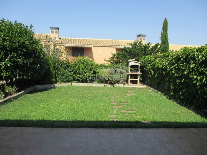 Foto e8b1f8c9-89c9-4a63-8361-2db7e24caf8a. Casa adossada amb calefacció aparcament a Cuarte de Huerva