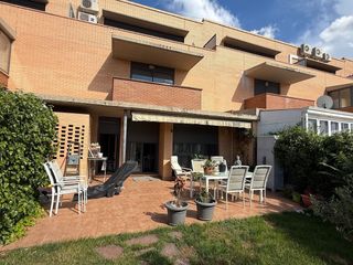 Reihenhaus  Calle alemania. Adosada, 3 dormitorios, buhardilla, 3 ba�os.
