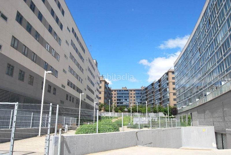 Foto d8216de2-6c66-4c51-841d-05fb69443960. Aparcament cotxe a Valdespartera Zaragoza