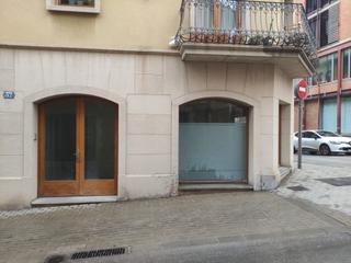 Lloguer Local Comercial  Carrer major. Local de lloguer al centre de tona