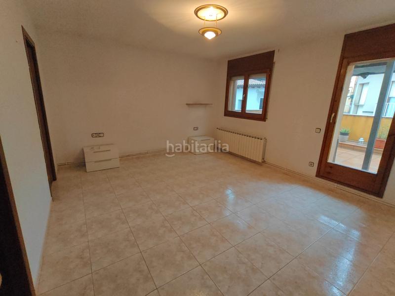 Foto 09a492ed-2ce6-4f0f-aa29-5ee848bb8eb2. Casa amb xemeneia calefacció a Tona