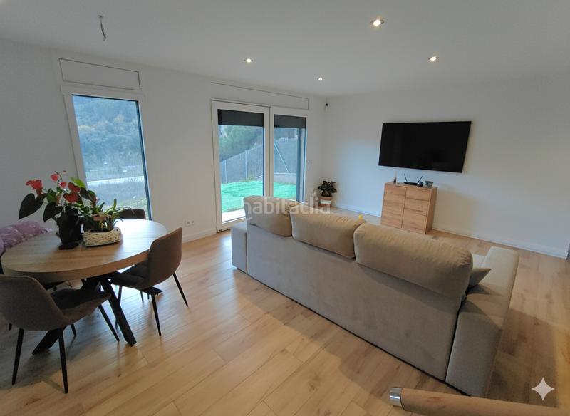 Foto 2331079b-a95c-4d00-a6b2-8542f7c61a4c. Casa con camino parcheggio in Sant Martí de Centelles