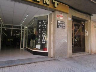 Geschäftsraum in Carrer abat solà 52. Venta local comercial en abad sola