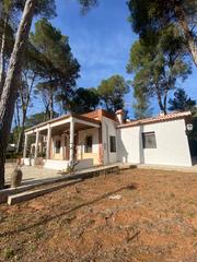 Xalet a Avinguda lluis pericot 34. Espectacular chalet en la drova