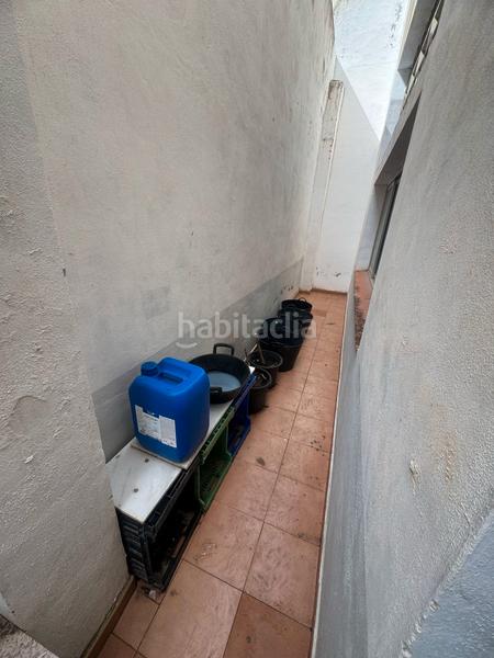 Foto 18644df2-88b3-4f77-8854-428c66ec2dbd. Local comercial a carrer de joan ramon jiménez 16 a Gandia