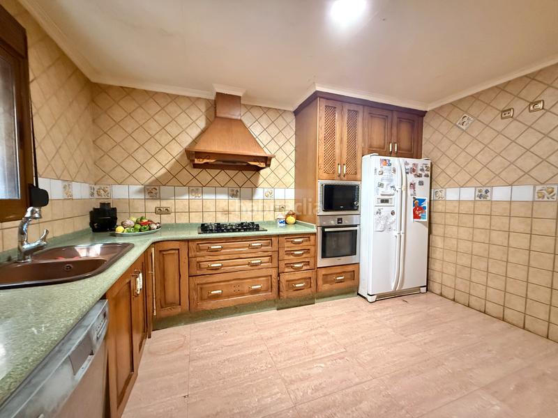 Foto 23dcac0b-fbe6-4a57-99cb-16b4a3f908e0. Chalet con camino parcheggio piscina in Oliva pueblo Oliva