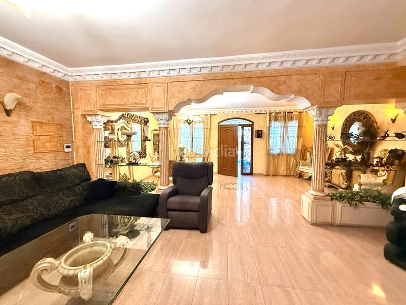 Foto de30e8df-9a05-41e4-8253-ea145cd64efe. Chalet con camino parcheggio piscina in Oliva pueblo Oliva