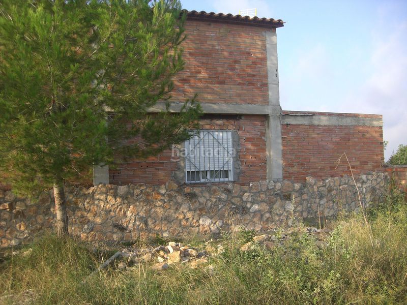 Foto f89b3e75-be20-4ac7-84fc-4a11433236f6. Finca rústica  con casa en Alió