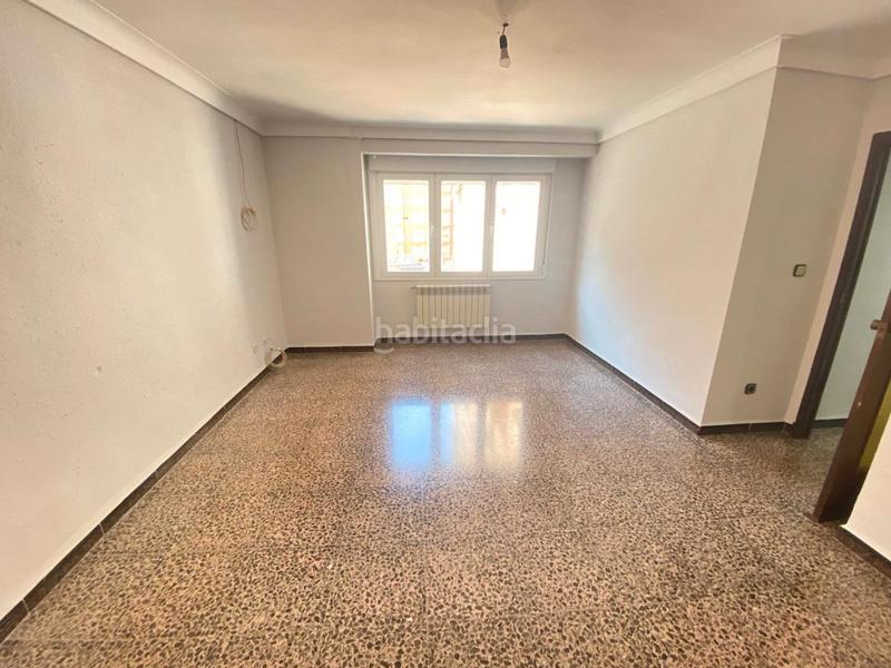 Foto 787ac68e-96e0-497d-ba60-598fc9103b73. Piso  en venta junto a vía universitas con garaje en perfecto estado para entrar a vivir en Zaragoza