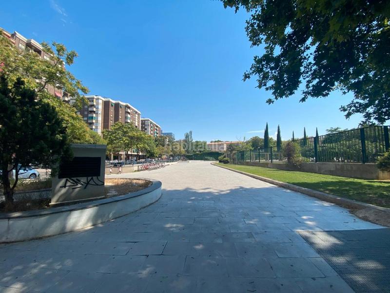 Foto f7a838eb-9a1f-4114-8f5c-397ae3b5b2ce. Piso  en venta junto a vía universitas con garaje en perfecto estado para entrar a vivir en Zaragoza