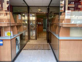 Locale commerciale in Avenida del Tenor Fleta 54