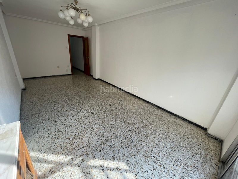 Foto ee2bfeb0-20f0-4209-b3aa-a958718c3436. Pis a avenida de madrid 162 a La Bozada - Parque Delicias Zaragoza