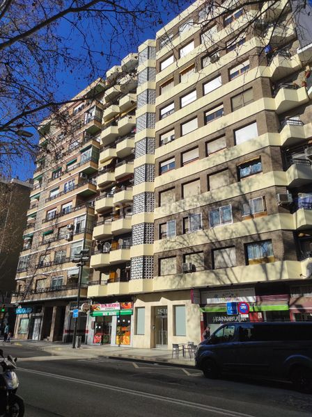 Foto 6757a953-5b0c-4d10-af0b-2bb339bf7a90. Pis a calle de sobrarbe 25 a Arrabal Zaragoza