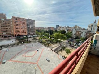 Location Appartement  Calle de la duquesa de villahermosa 163. Piso en alquiler amueblado junto a vía hispanidad en calle duque