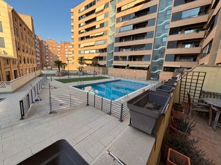 Affitto Appartamento in Calle del valle de zuriza 48. Piso en alquiler amueblado en con garaje incluido y piscina comu